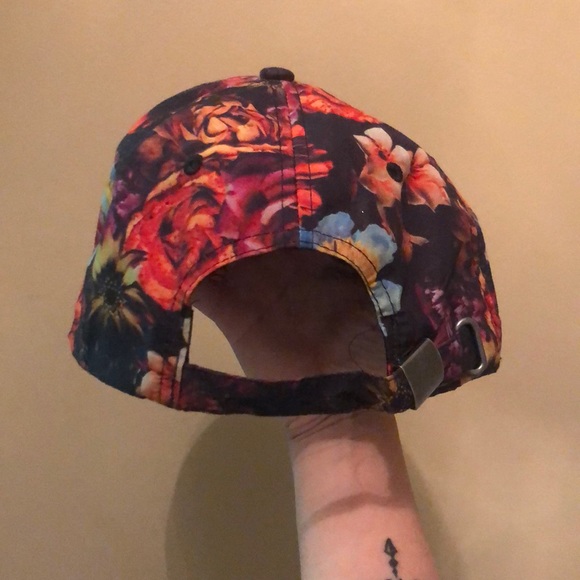 Hat - Picture 2 of 3